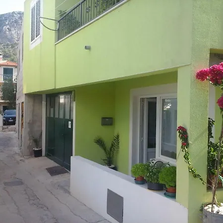 Tonka Hvar Town